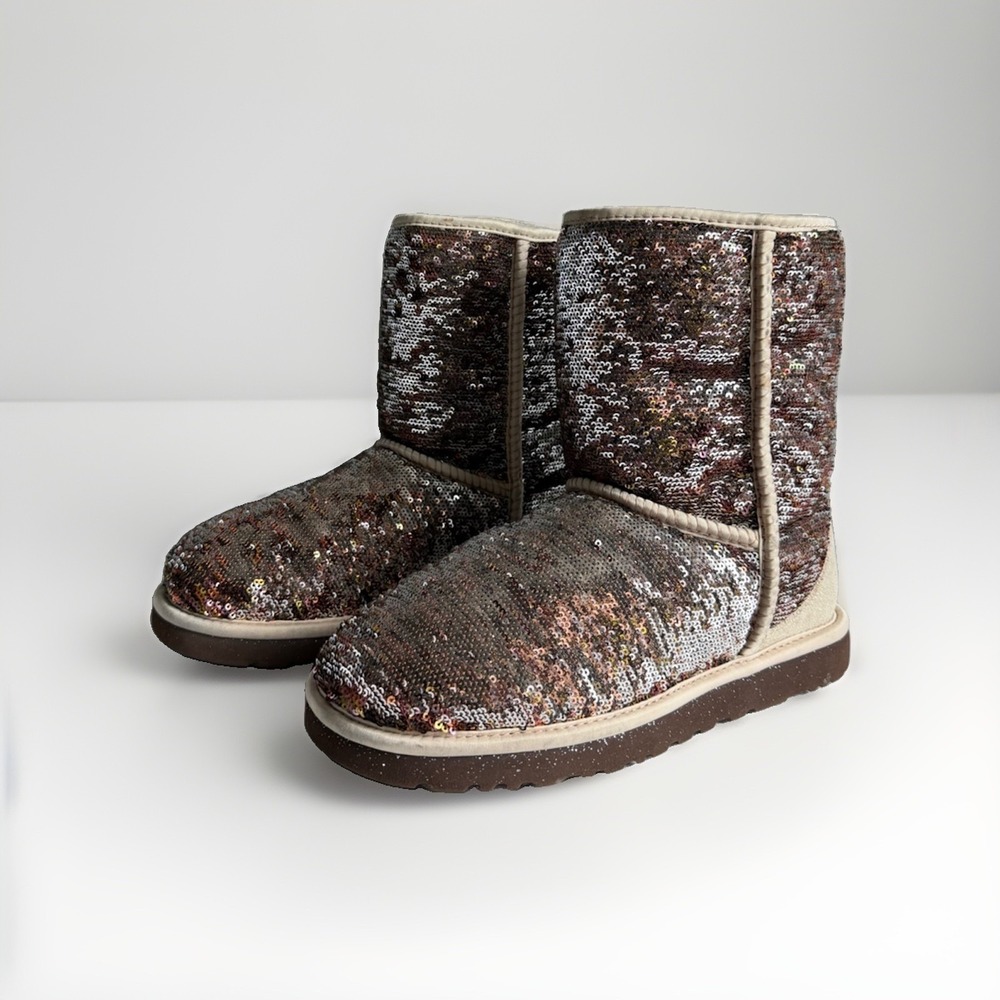 UGG Classic Short Reversible Sequin Boots Women's Size 7 Multicolor Shearling